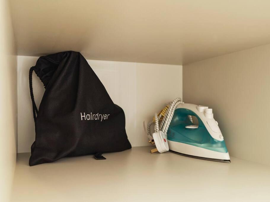 Rofennie Suite -Luxury Ensuite Room! Maidstone Exterior photo