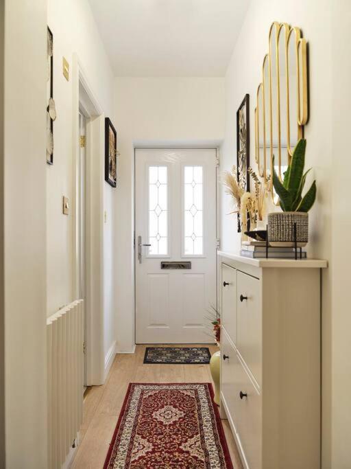 Rofennie Suite -Luxury Ensuite Room! Maidstone Exterior photo